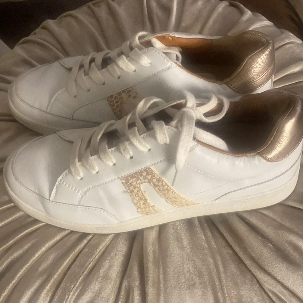 🎀 Lucky Brand Hinta Sneakers Women's Size 8 White Gold Leather Athletic Shoes - Picture 5 of 12